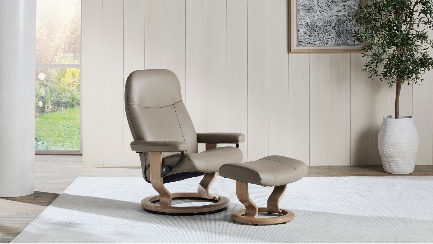 Stressless Garda Leather Recliner with Footstool - Classic Base in Batick Mole