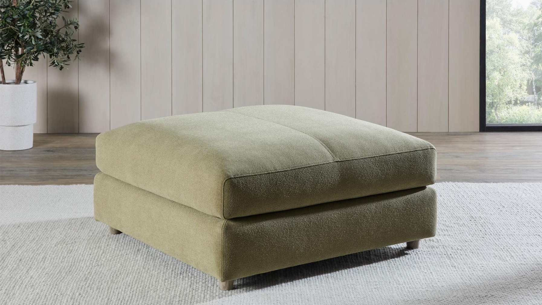 Titan Ottoman 
