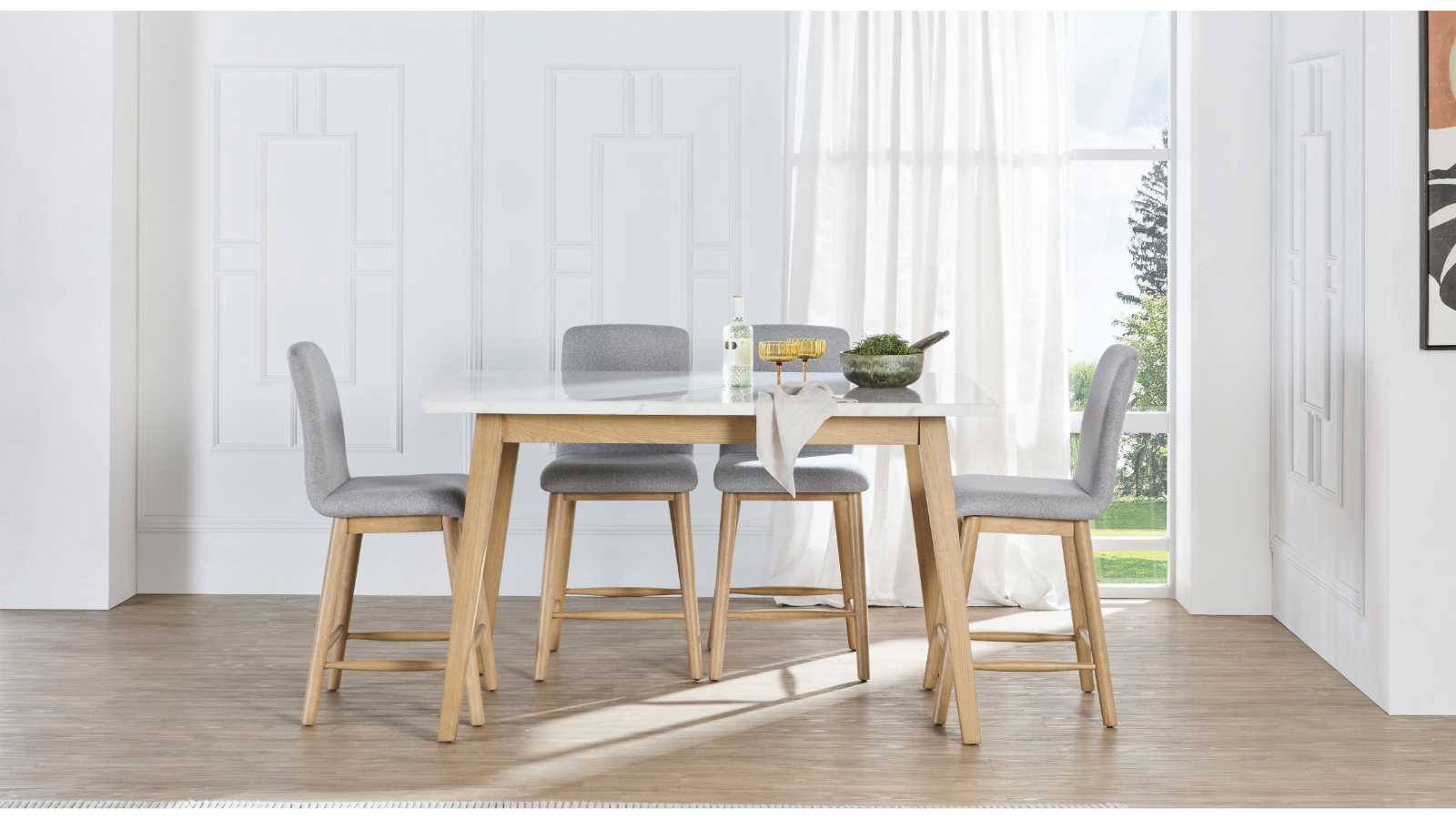 Melton  High Dining Setting