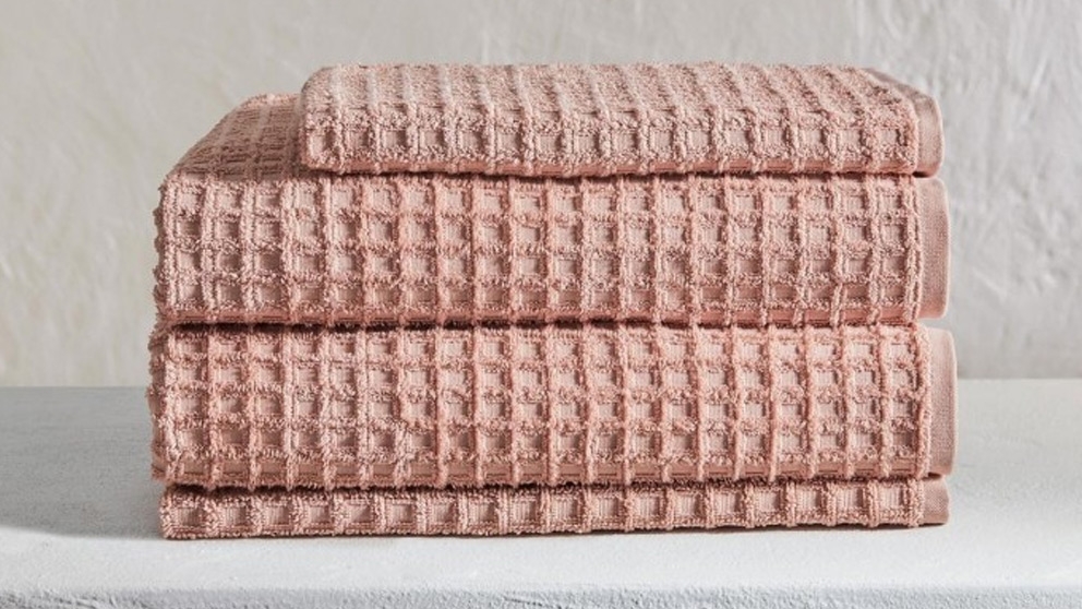 Aura Waffle Pink Clay Towels