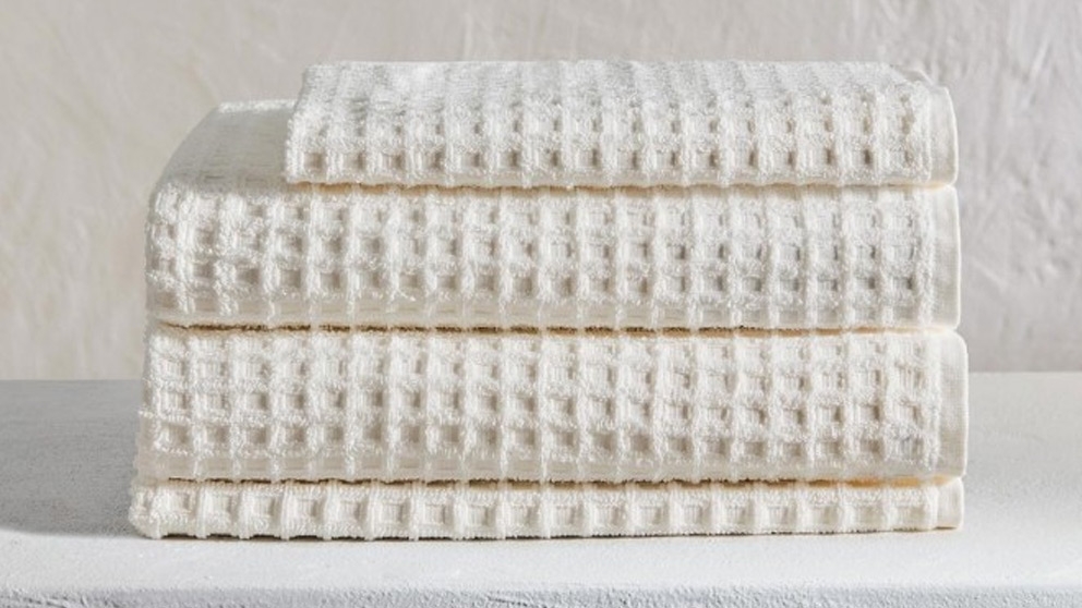 Aura Waffle White Towels