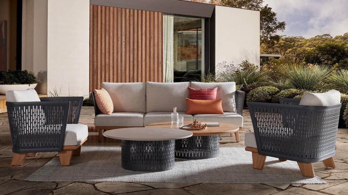 Janarra 5-Piece Outdoor Lounge Setting