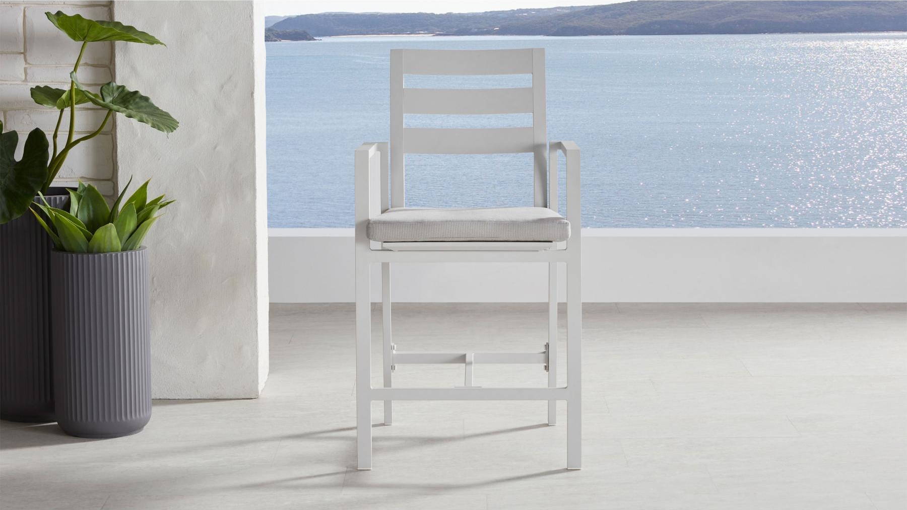 Bellevue Outdoor Deluxe Barstool