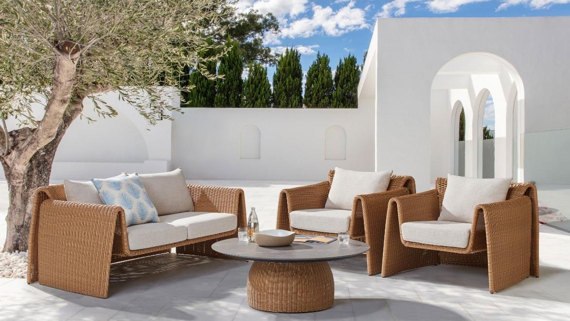 Melania 4-Piece Outdoor Lounge Setting