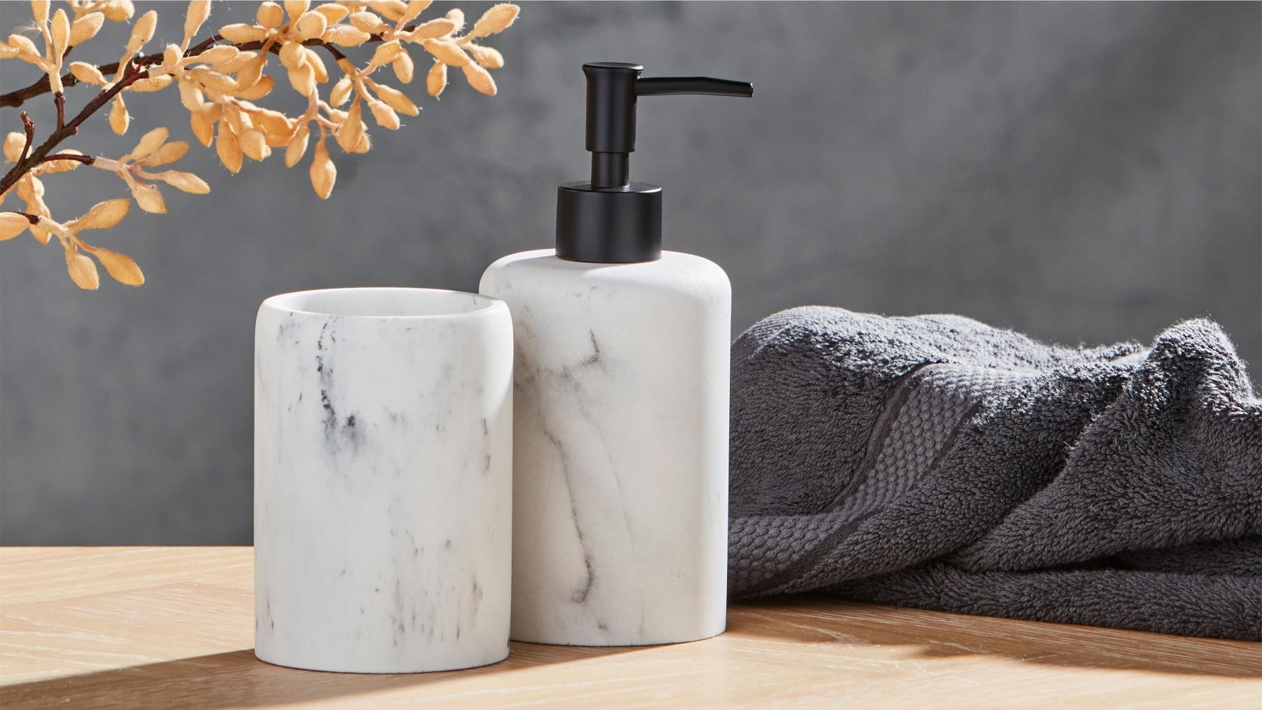 Porto Plaza Bathroom Accessories