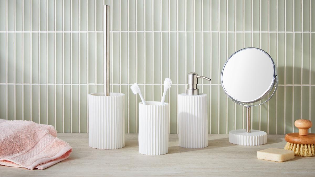 Cove White Accessories