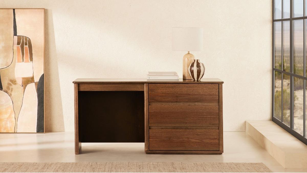 Montreal 3-Drawer Knee Hole Dresser 