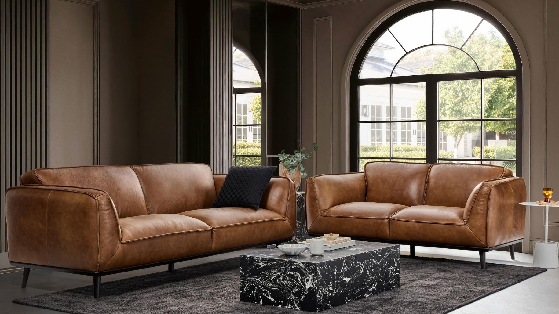 James Leather Lounge