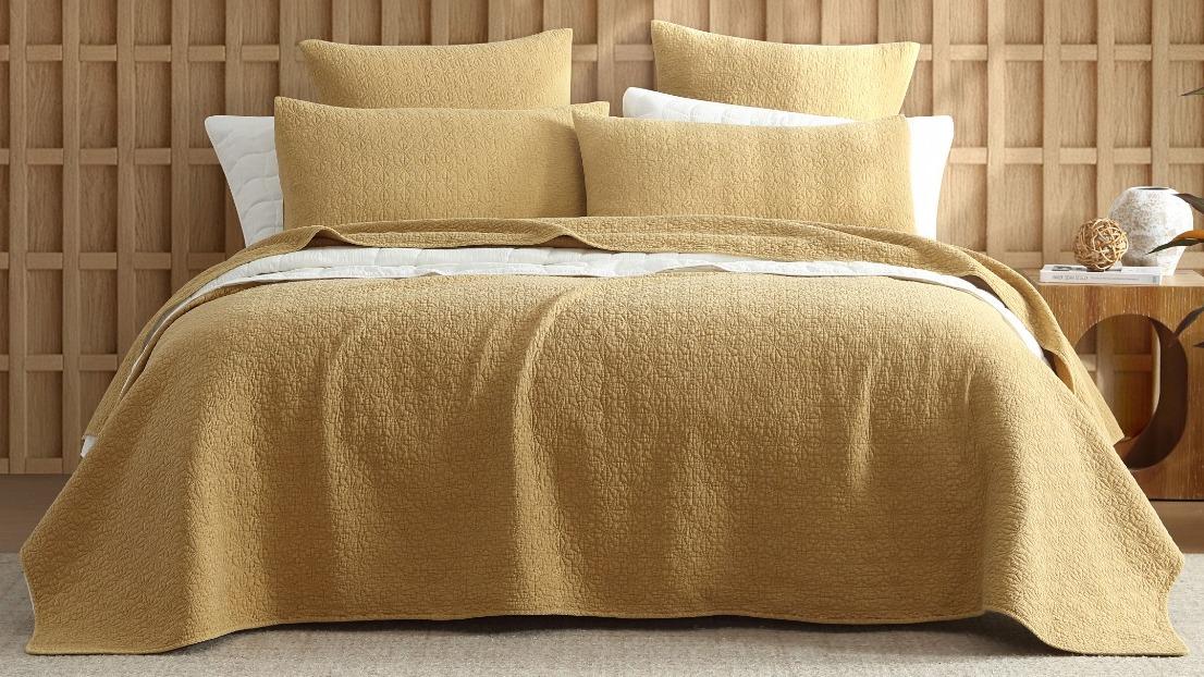 Platinum Collection Kayo Honey Coverlet