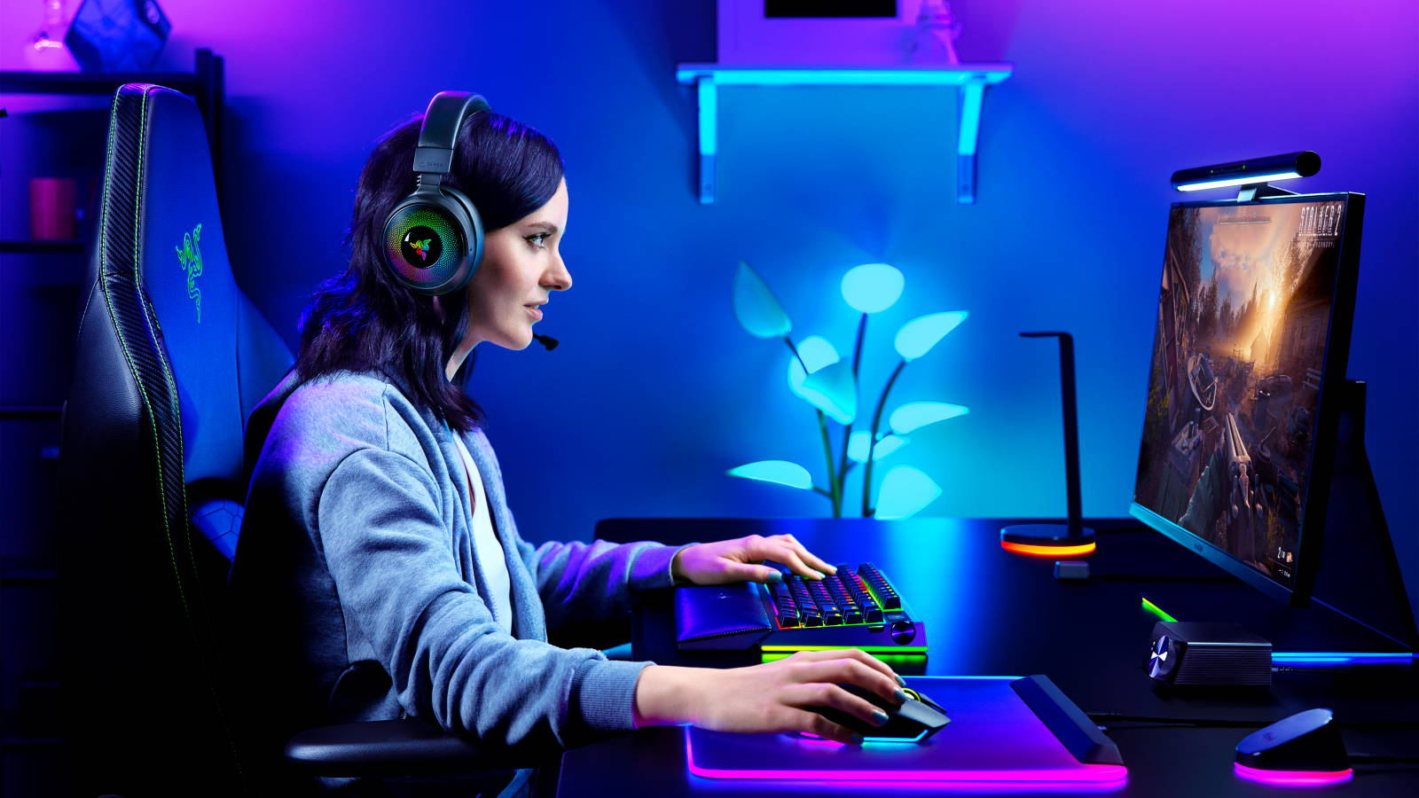 Razer Kraken V4 Pro Wireless Gaming Headset with Control Hub Razer Kraken V4 Pro Wireless Gaming Headset with Control Hub