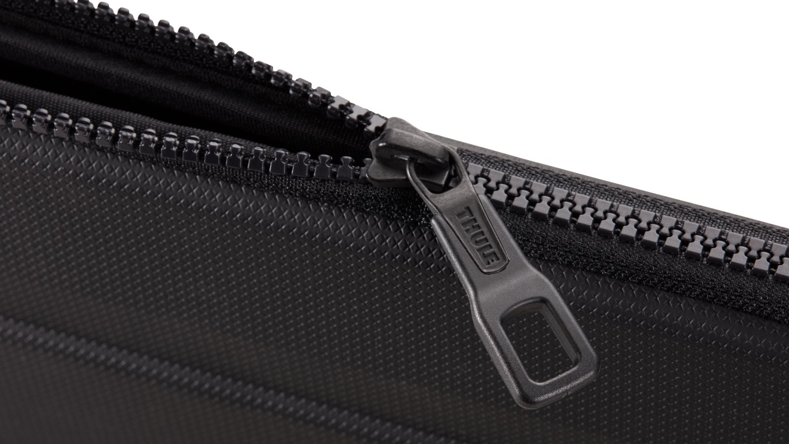 Thule macbook pro 16 inch hotsell