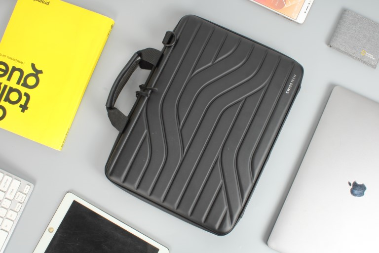 Meffort 17.3 Inch Laptop Sleeve Case With Hidden Handle – Neoprene, Multi-Color, Model 17SS2502